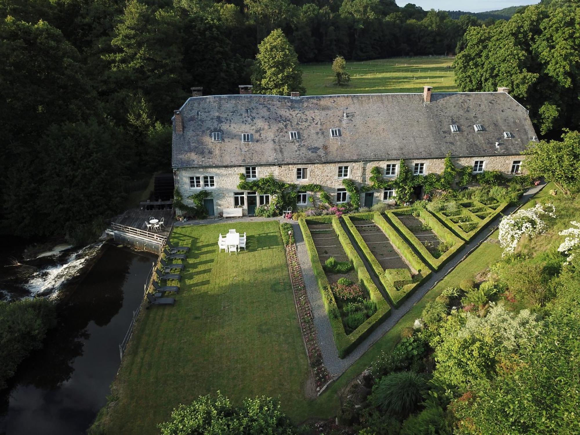 B&B Le Moulin De Resteigne Bagian luar foto